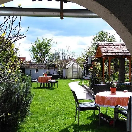 Apartment Im Malerwinkel-rhodt